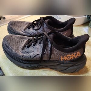 Hoka Clifton 8 Women's Black and Gray Athletic Shoes
